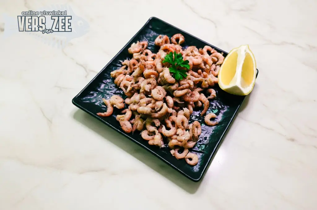 Verse garnalen met citroen en peterselie